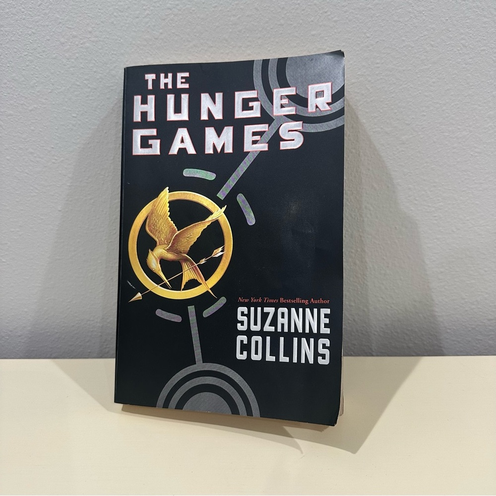 the hunger games by suzanne collins